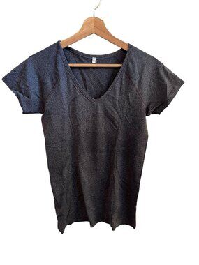 Lululemon Gray Short Sleeve T-Shirt V-Neck Athletic wWorkout Top Women's Size 8